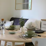 Expat Renting - Le Pastel - Netflix - Zenith 公寓 *