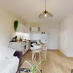 Expat Renting - Le Pastel - Netflix - Zenith 公寓