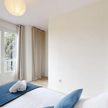 Expat Renting - Le Pastel - Netflix - Zenith Daire