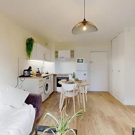 Expat Renting - Le Pastel - Netflix - Zenith Daire