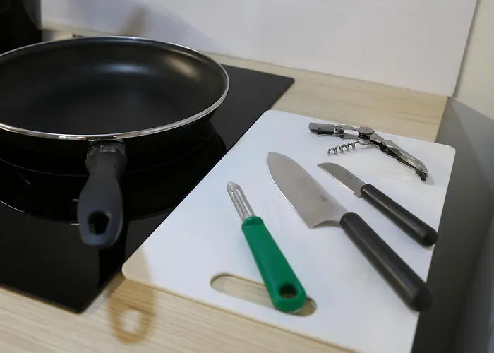 Expat Renting - Le Pastel - Netflix - Zenith