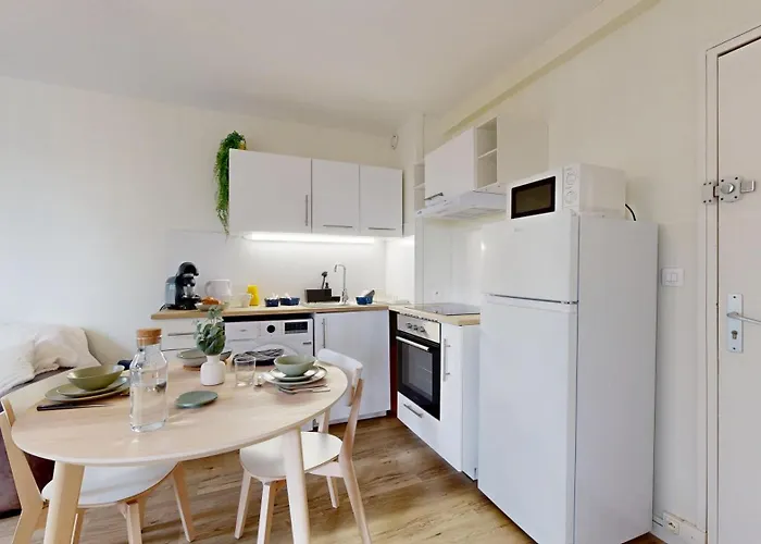 Expat Renting - Le Pastel - Netflix - Zenith